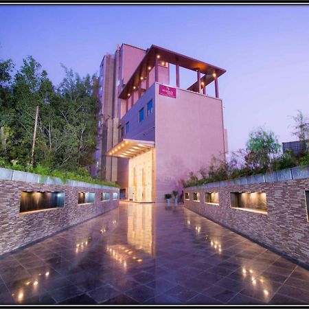 Regenta Central Grand Exotica Pimpri-Chinchwad Kültér fotó
