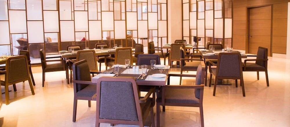Regenta Central Grand Exotica Pimpri-Chinchwad Kültér fotó