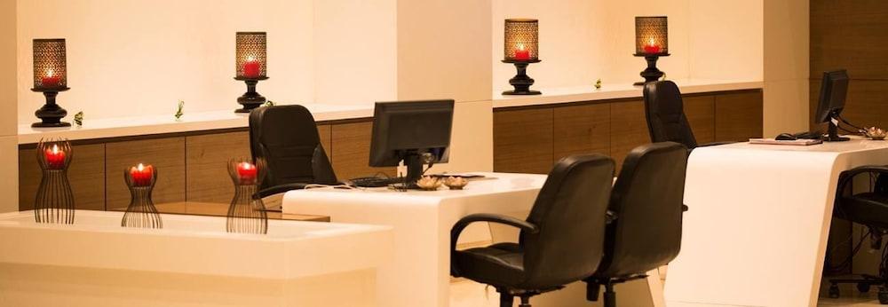 Regenta Central Grand Exotica Pimpri-Chinchwad Kültér fotó