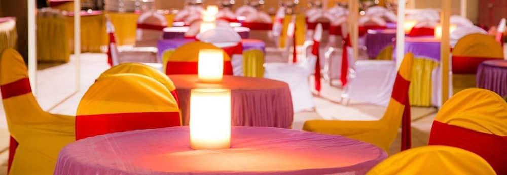 Regenta Central Grand Exotica Pimpri-Chinchwad Kültér fotó