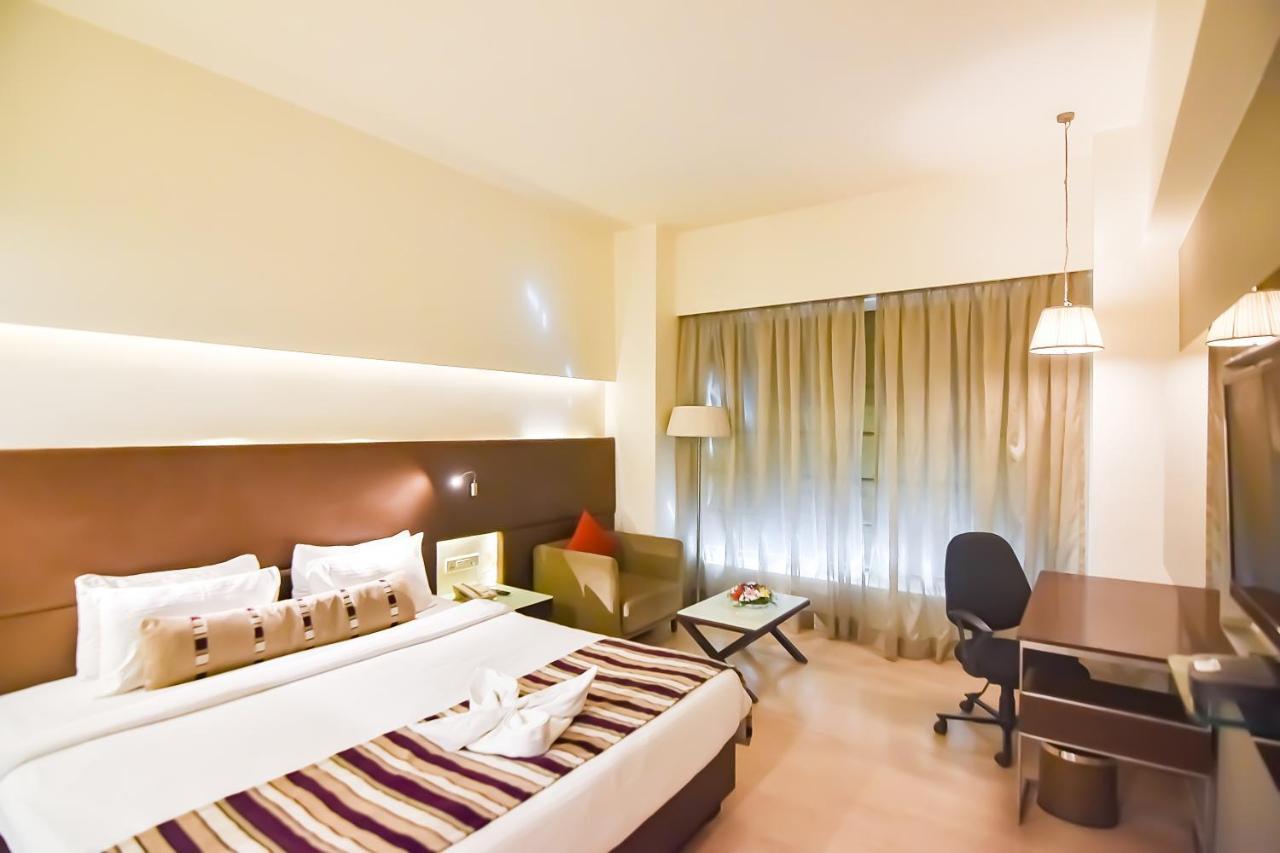 Regenta Central Grand Exotica Pimpri-Chinchwad Kültér fotó