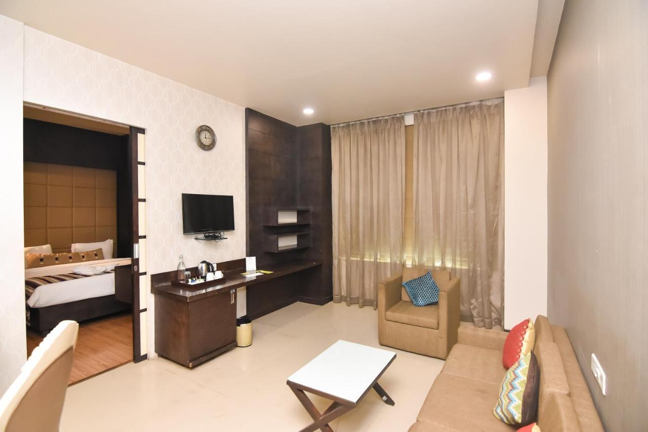 Regenta Central Grand Exotica Pimpri-Chinchwad Kültér fotó