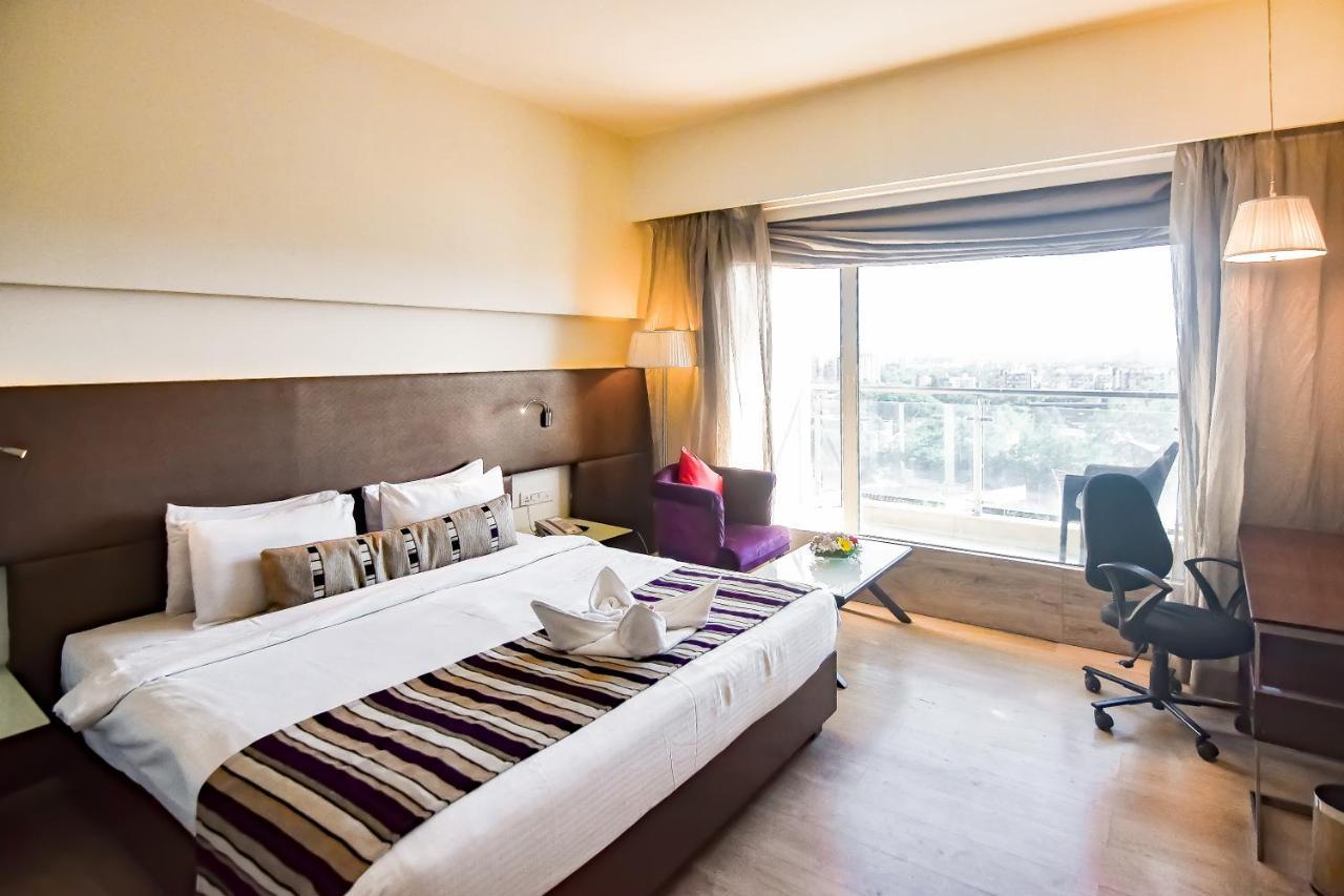 Regenta Central Grand Exotica Pimpri-Chinchwad Kültér fotó