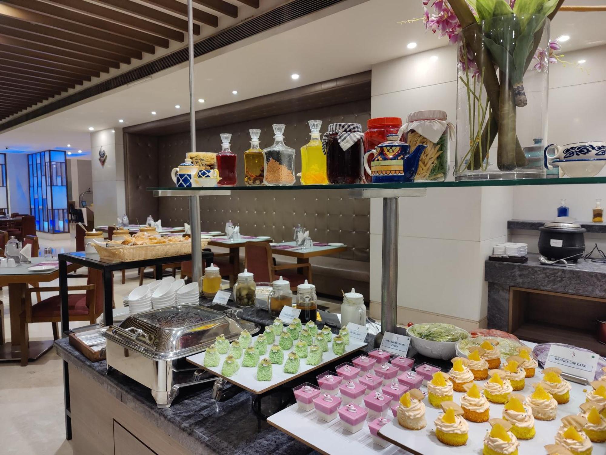 Regenta Central Grand Exotica Pimpri-Chinchwad Kültér fotó