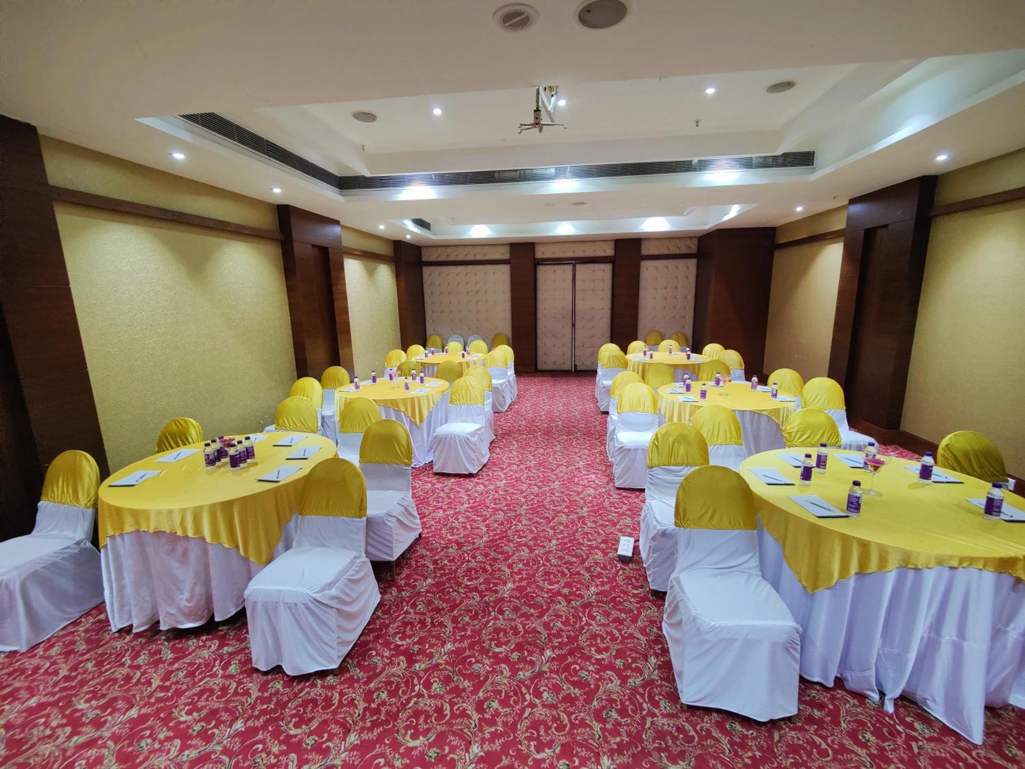 Regenta Central Grand Exotica Pimpri-Chinchwad Kültér fotó