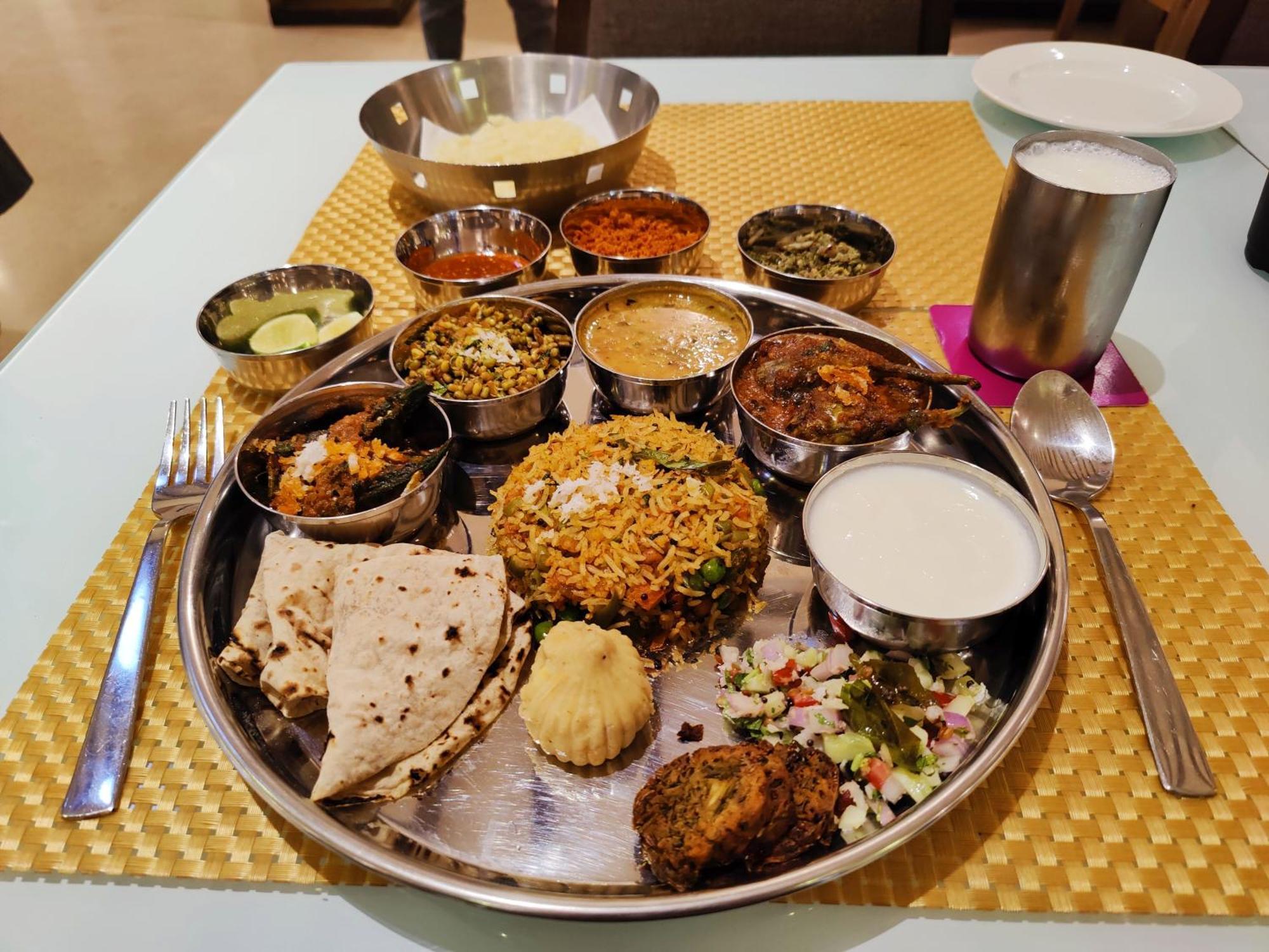 Regenta Central Grand Exotica Pimpri-Chinchwad Kültér fotó