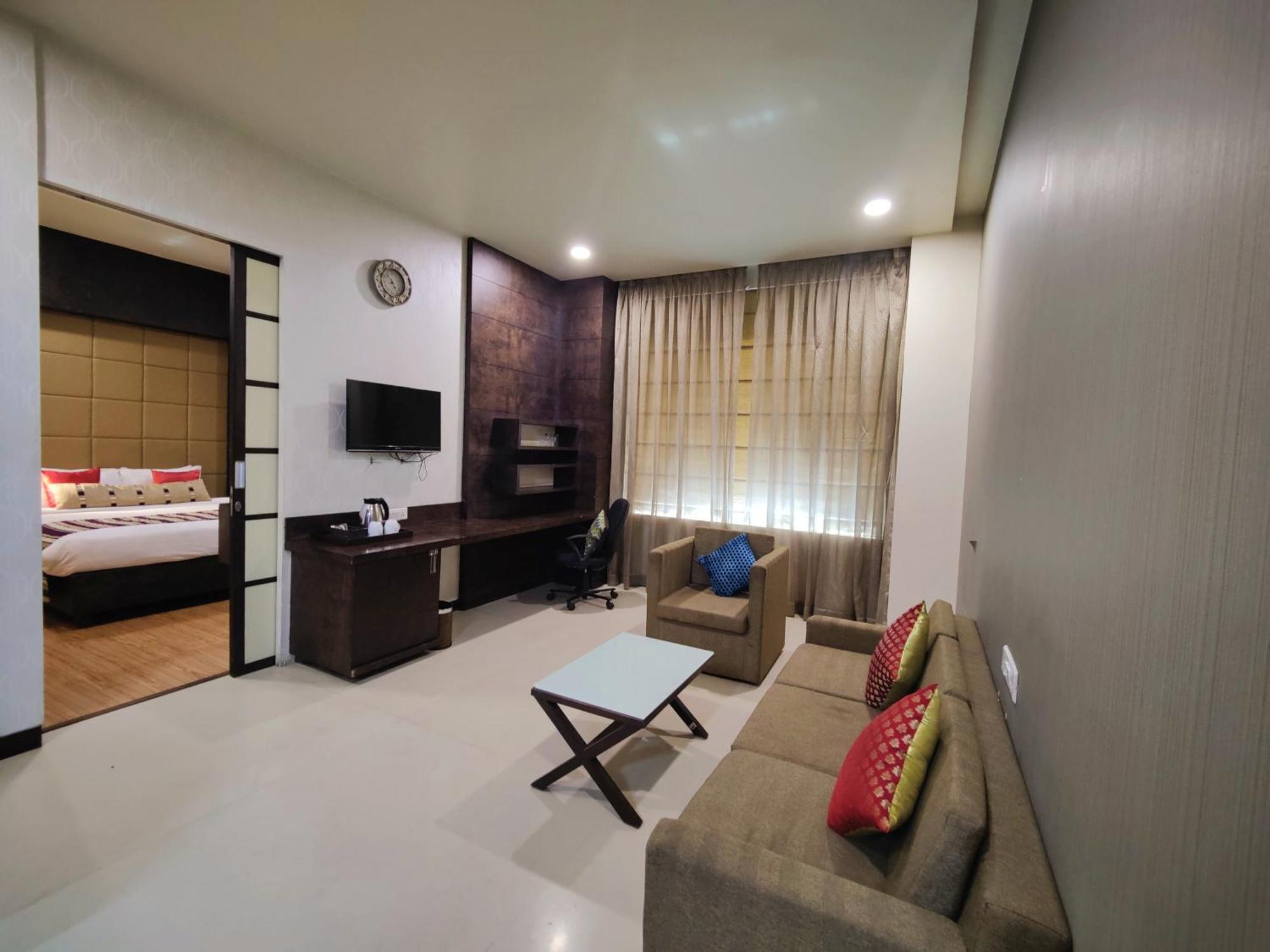 Regenta Central Grand Exotica Pimpri-Chinchwad Kültér fotó