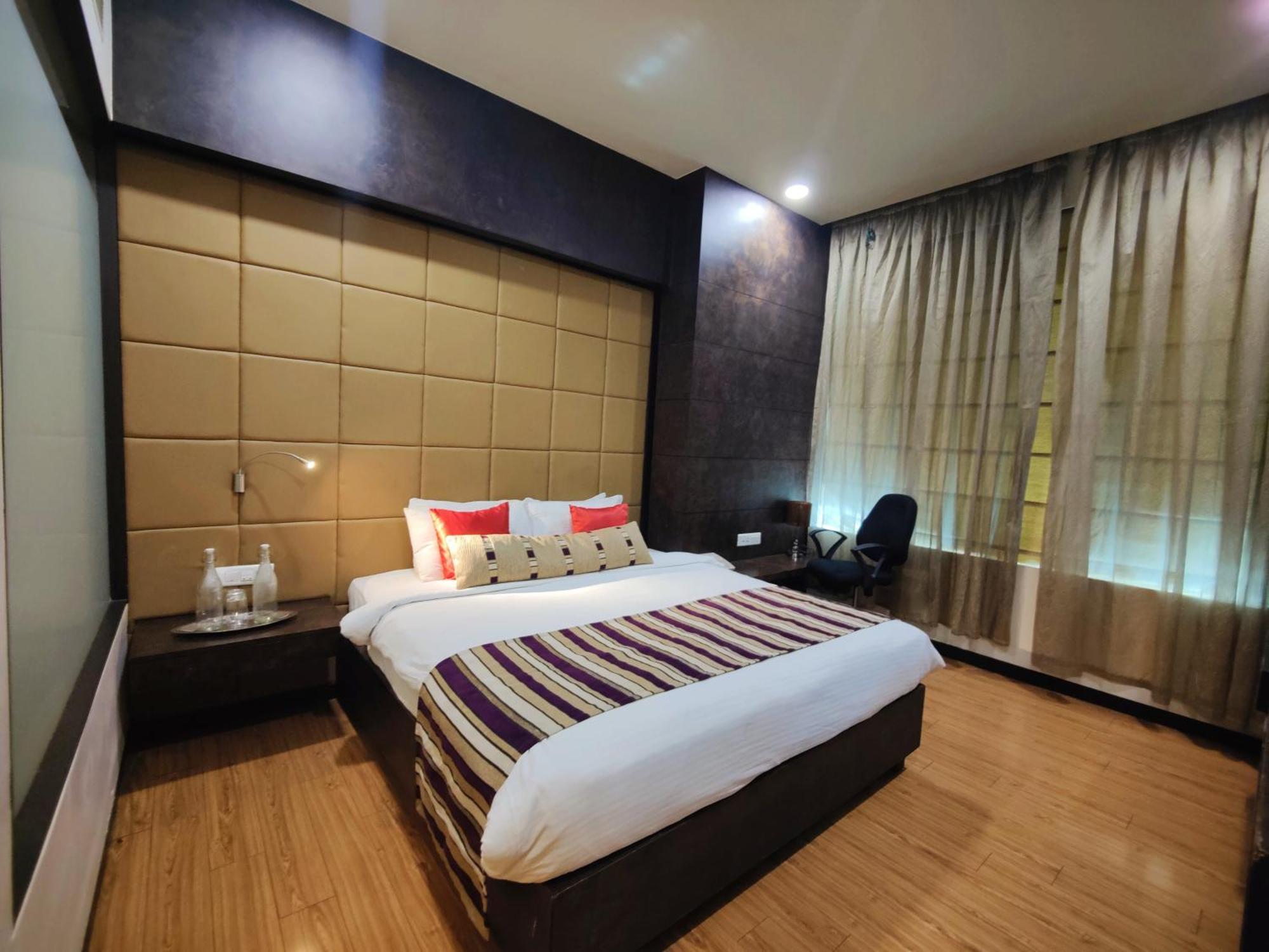 Regenta Central Grand Exotica Pimpri-Chinchwad Kültér fotó