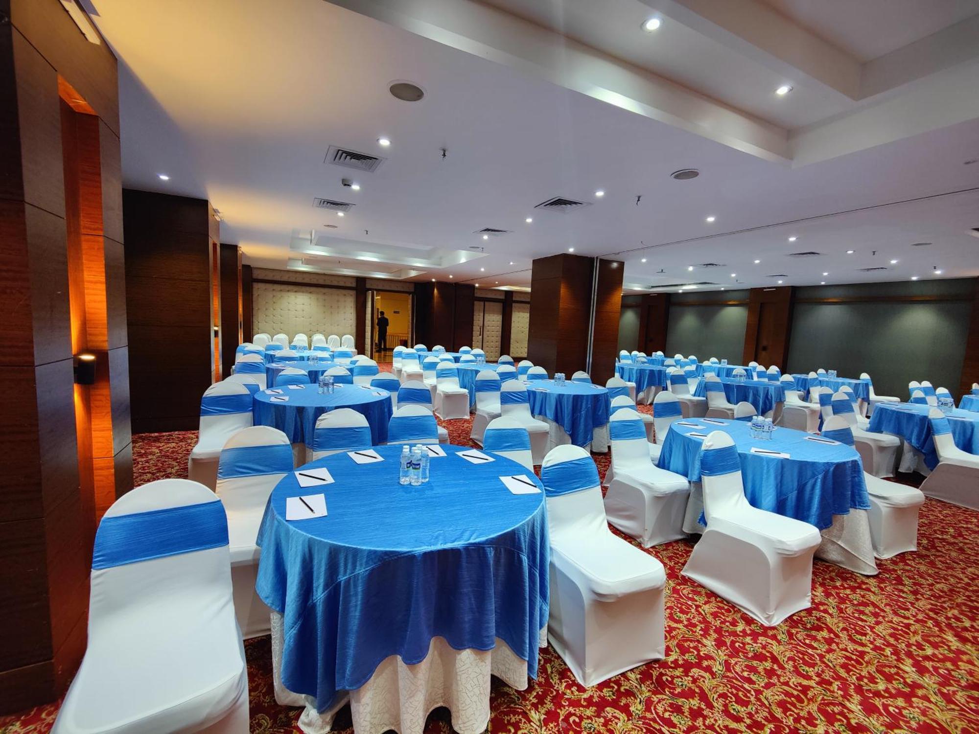 Regenta Central Grand Exotica Pimpri-Chinchwad Kültér fotó