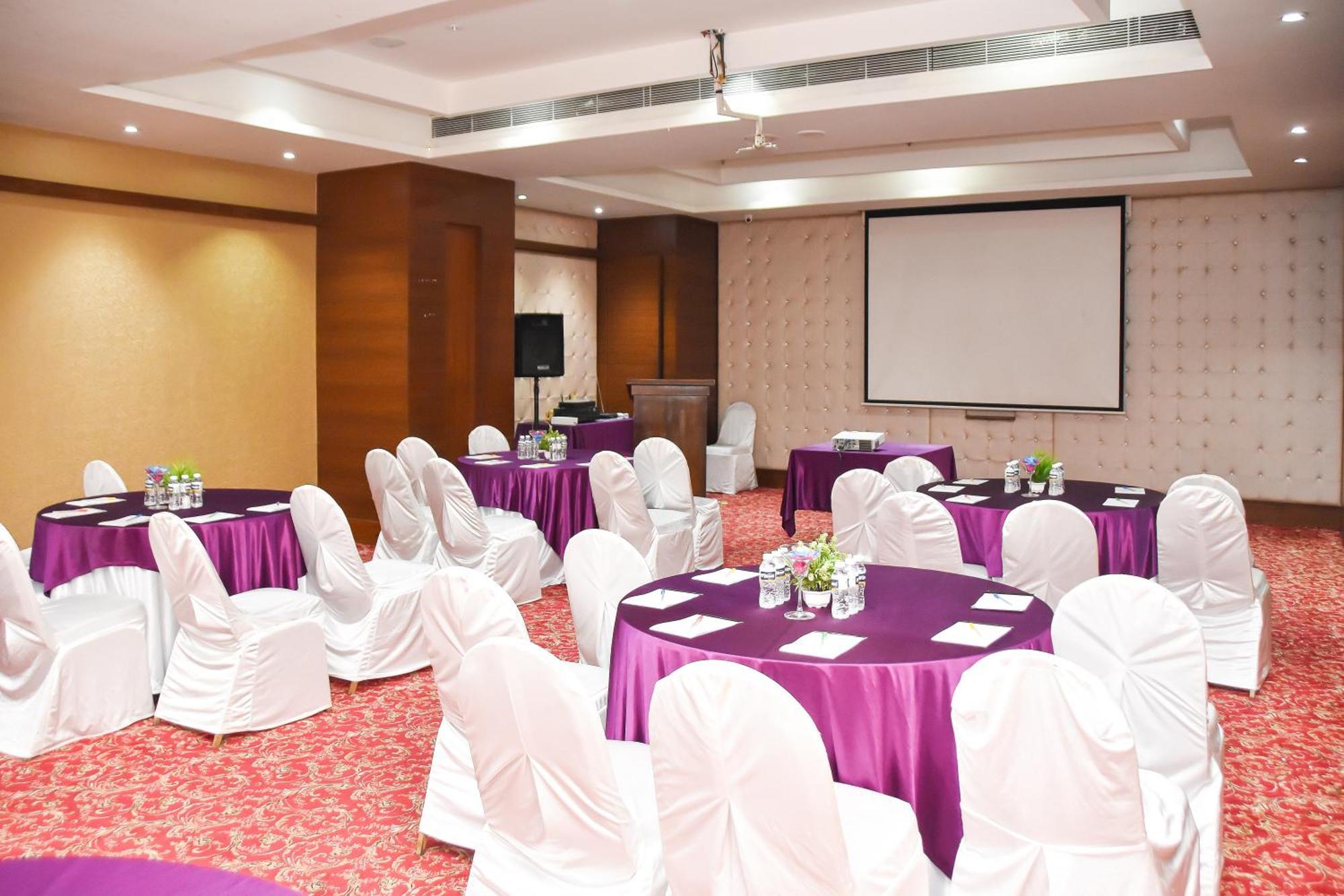 Regenta Central Grand Exotica Pimpri-Chinchwad Kültér fotó
