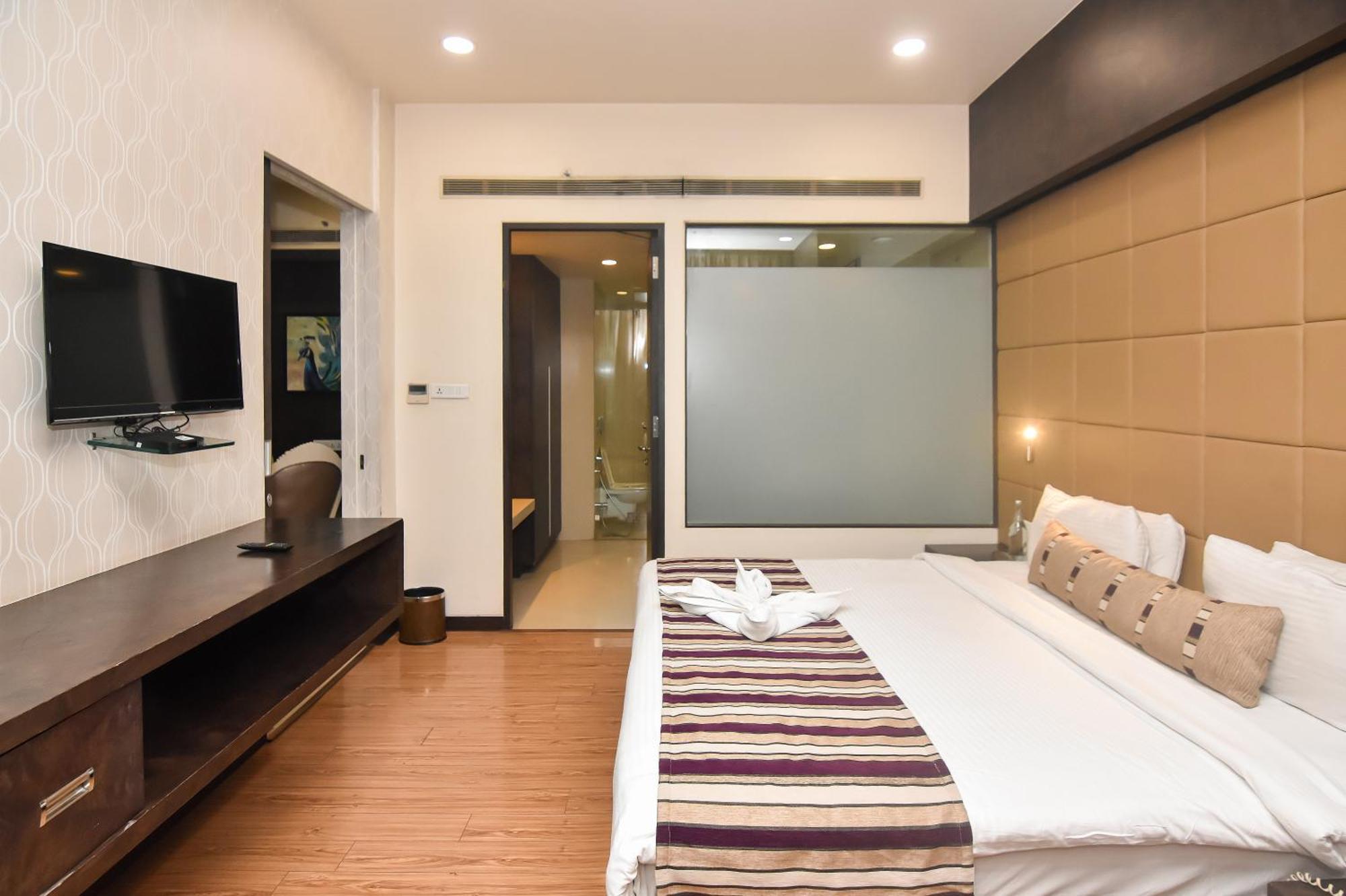 Regenta Central Grand Exotica Pimpri-Chinchwad Kültér fotó