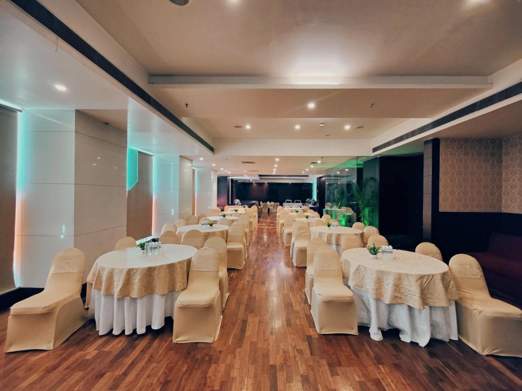 Regenta Central Grand Exotica Pimpri-Chinchwad Kültér fotó