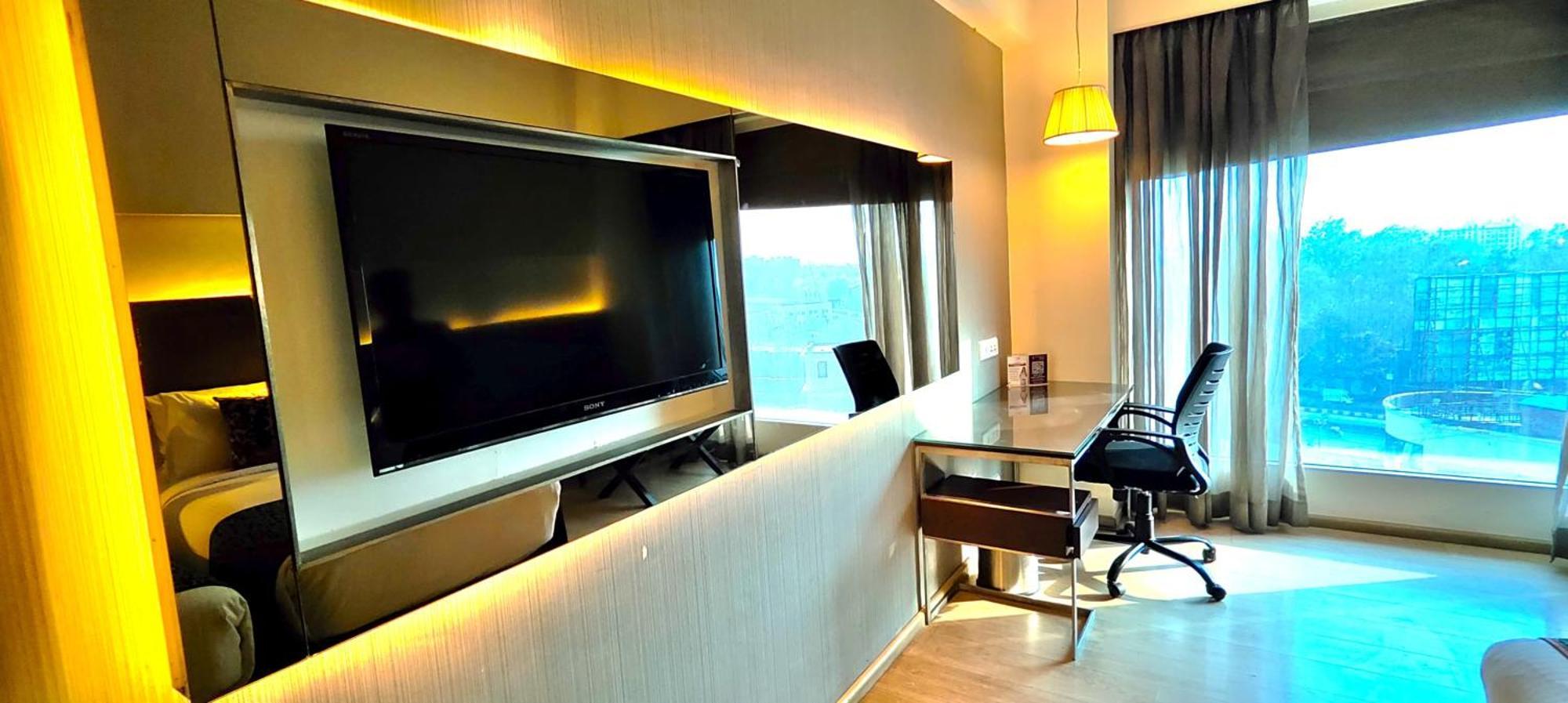 Regenta Central Grand Exotica Pimpri-Chinchwad Kültér fotó