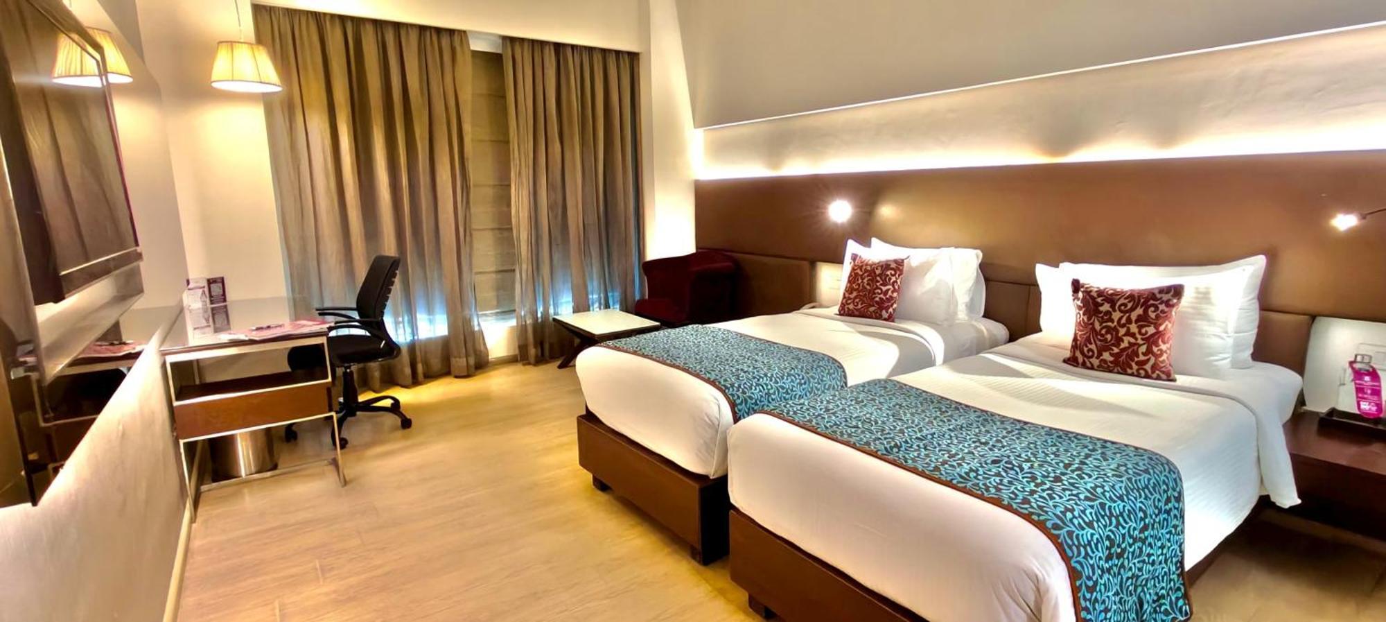 Regenta Central Grand Exotica Pimpri-Chinchwad Kültér fotó